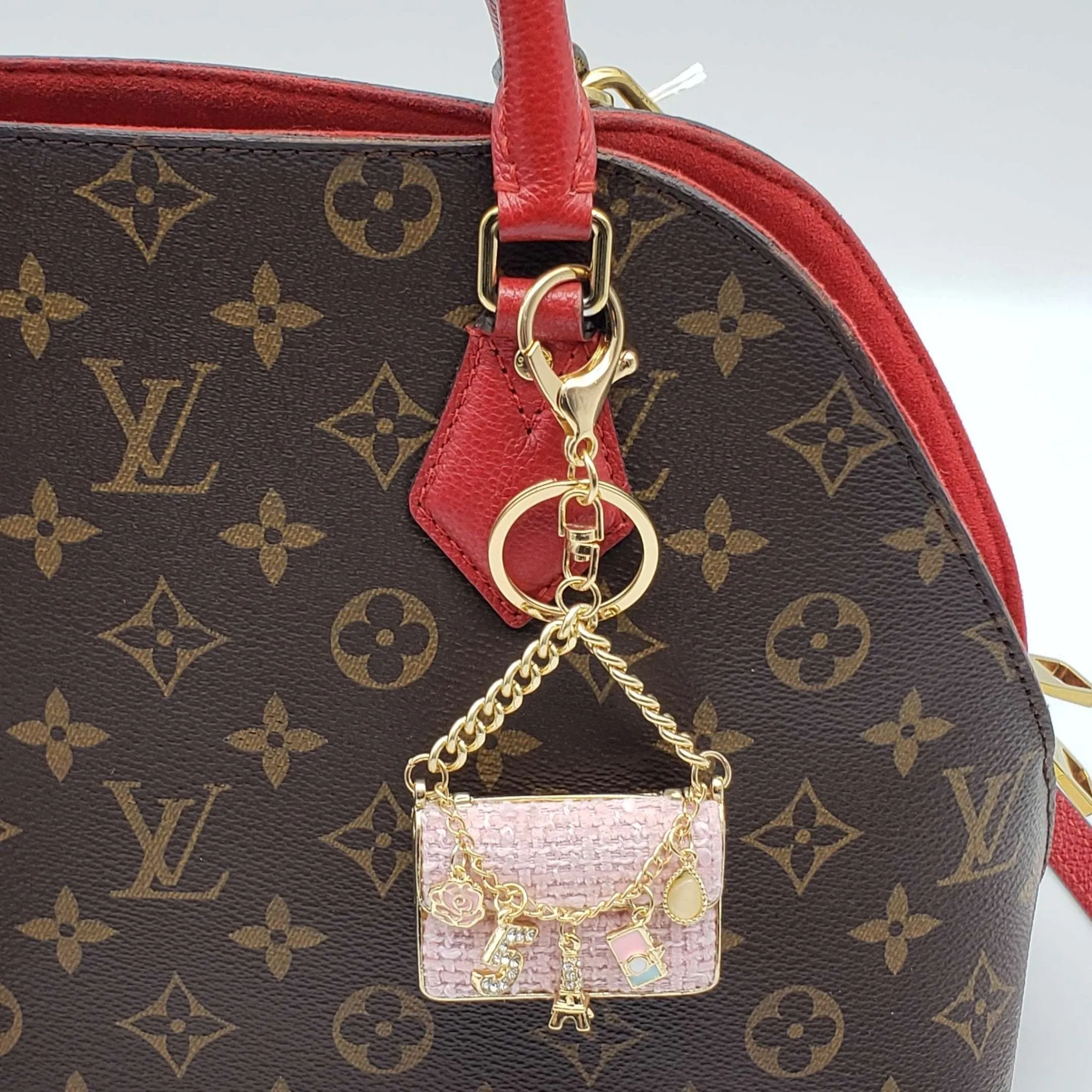 100%  Louis Vuitton Lock and Key with Unbranded Keychain, Keycharm, Bagcharm