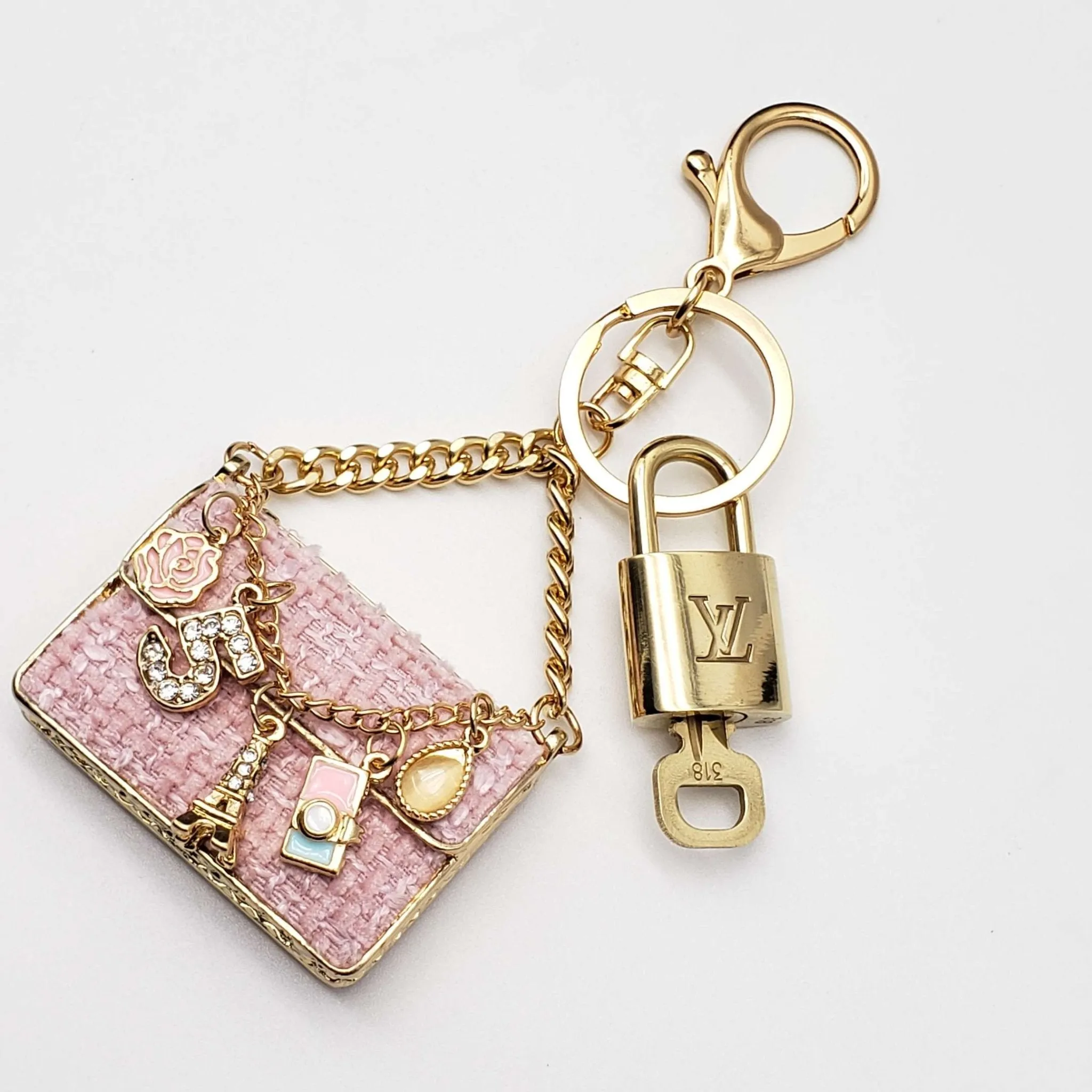 100%  Louis Vuitton Lock and Key with Unbranded Keychain, Keycharm, Bagcharm