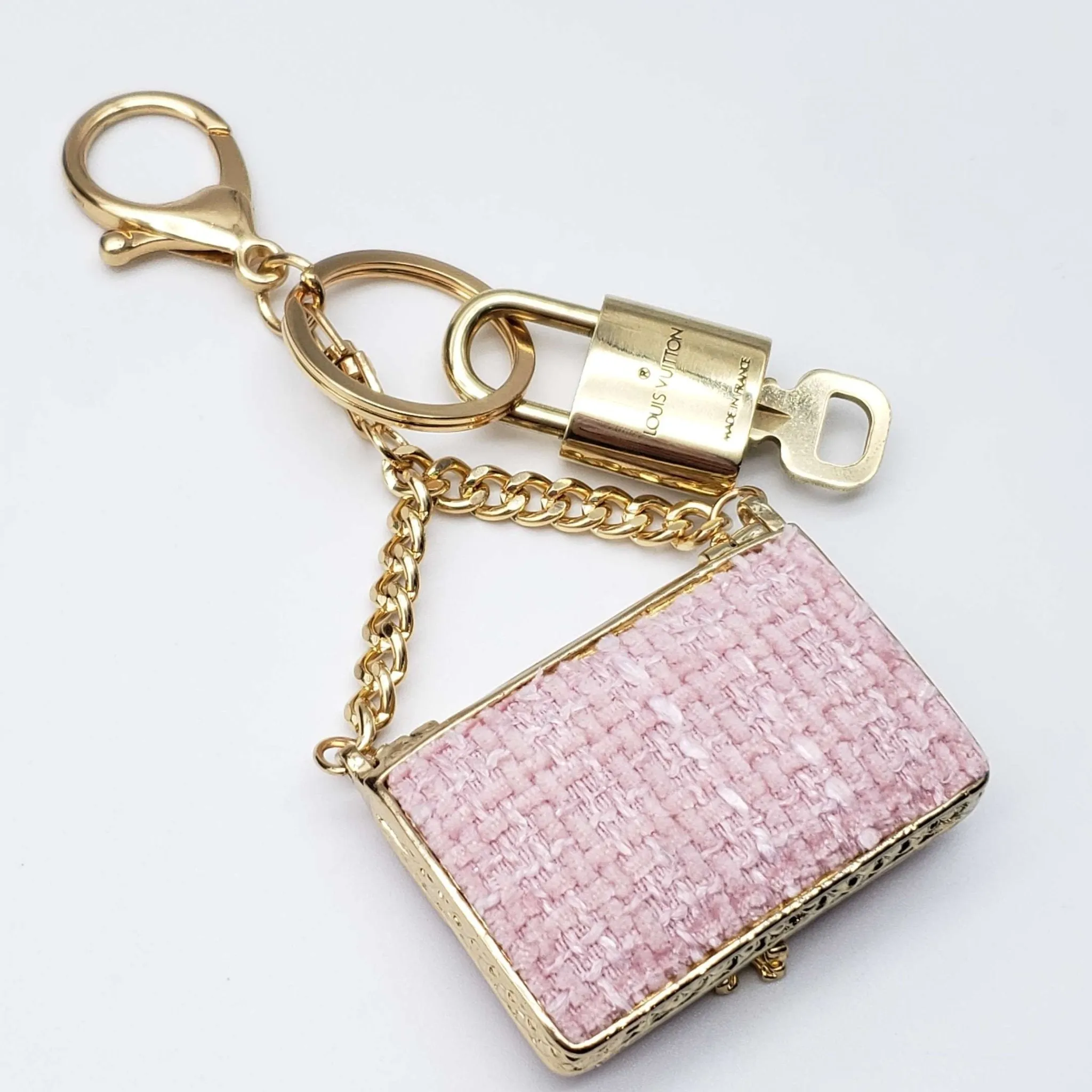100%  Louis Vuitton Lock and Key with Unbranded Keychain, Keycharm, Bagcharm