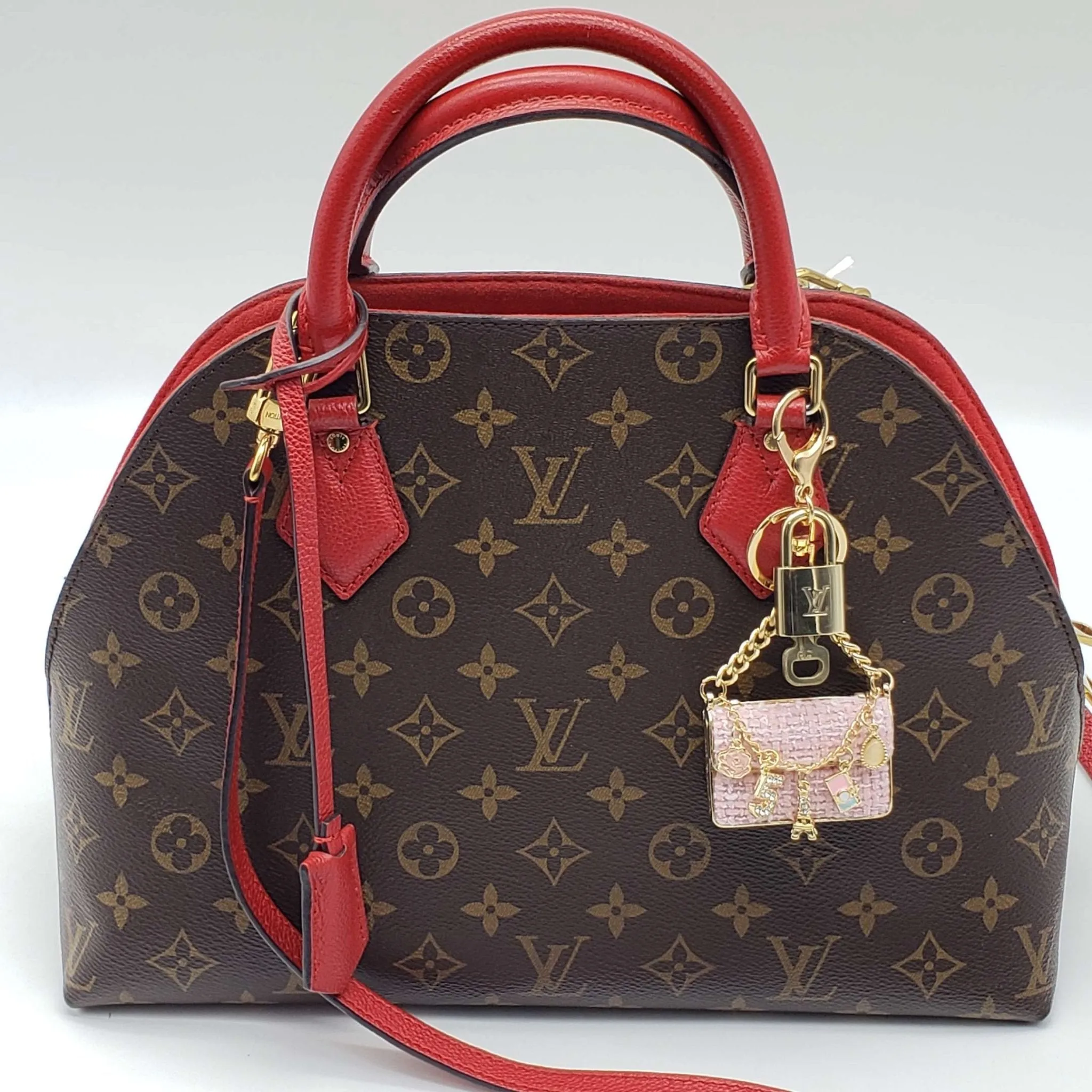 100%  Louis Vuitton Lock and Key with Unbranded Keychain, Keycharm, Bagcharm