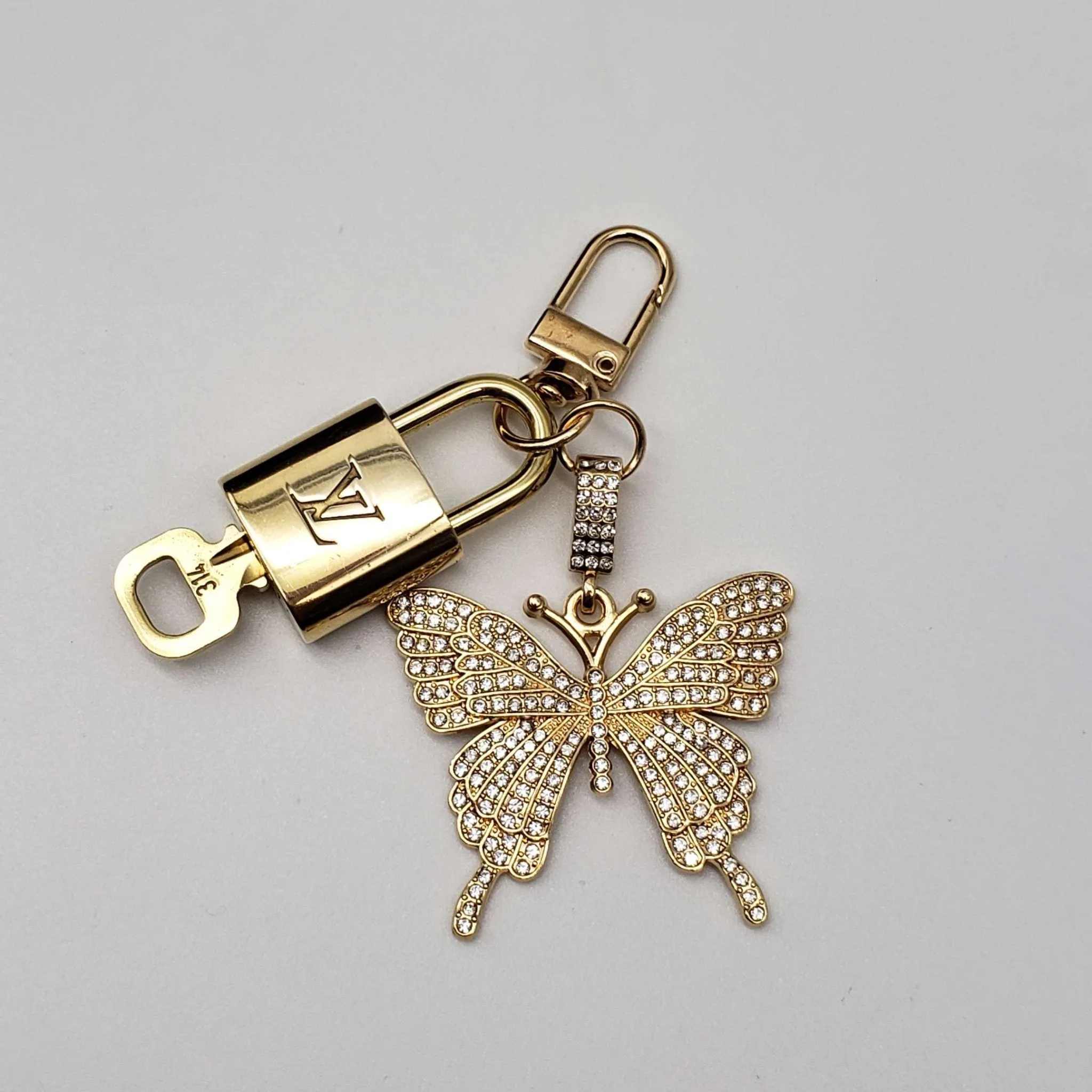100%  Louis Vuitton Lock and Key with Unbranded Keychain, Keycharm, Bagcharm