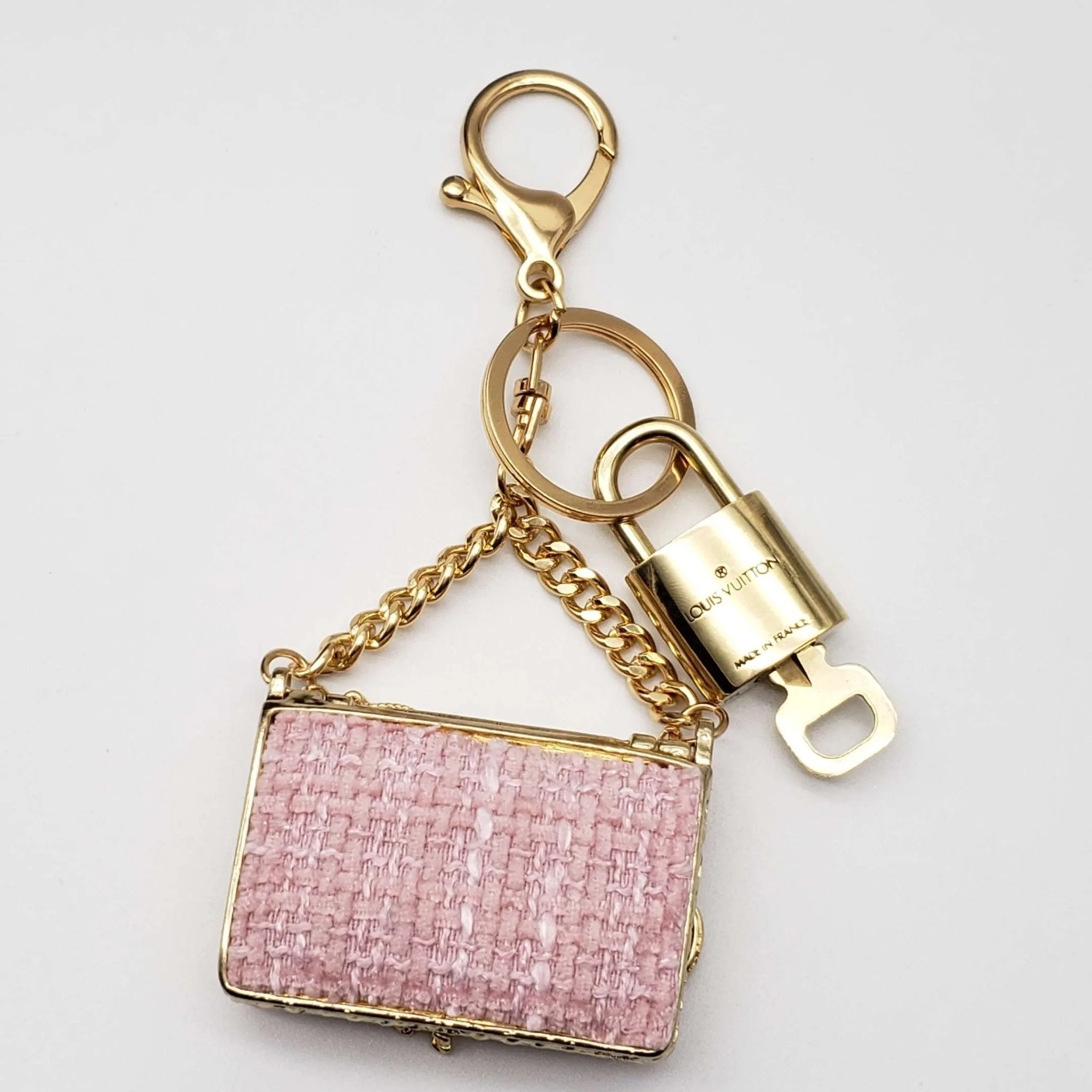100%  Louis Vuitton Lock and Key with Unbranded Keychain, Keycharm, Bagcharm