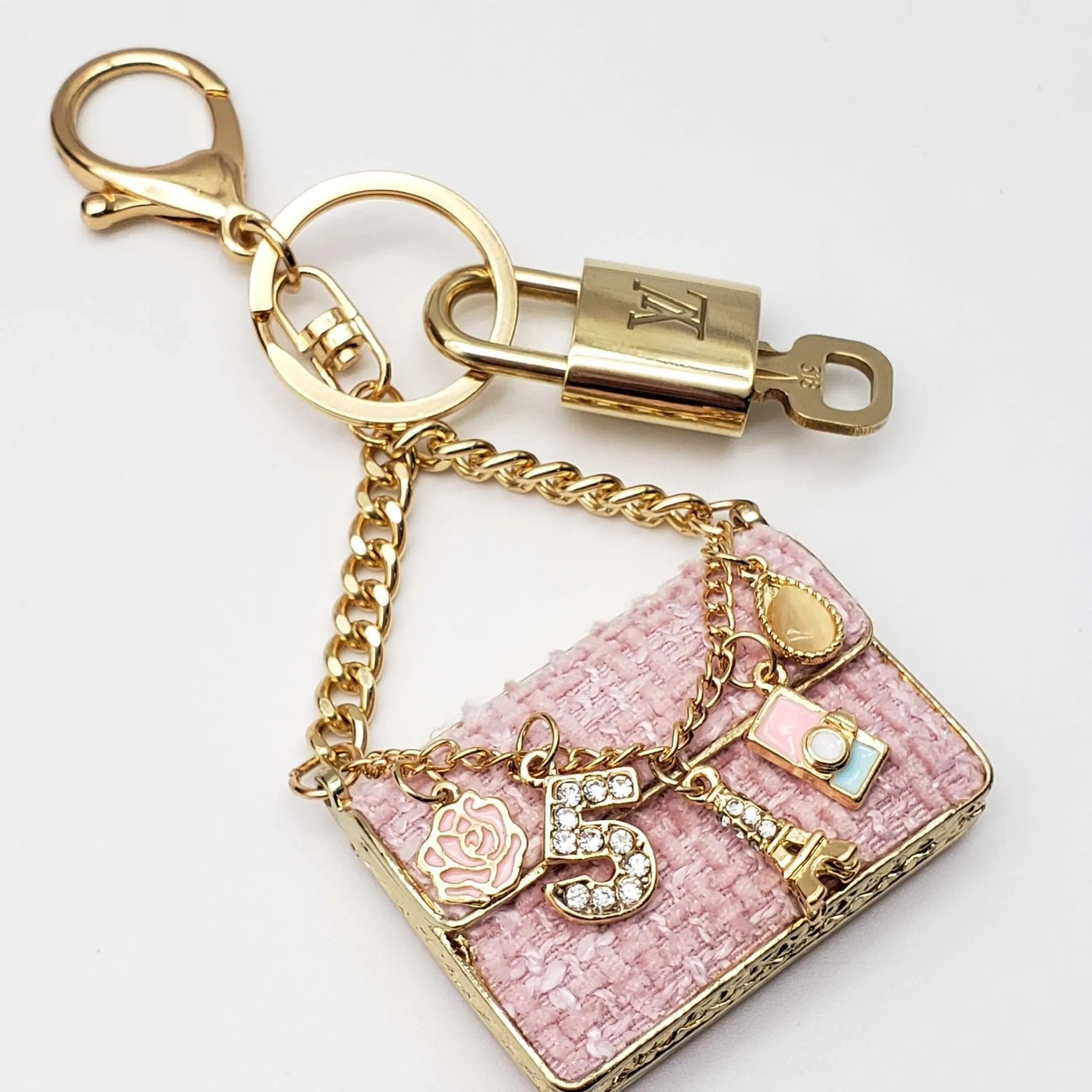 100%  Louis Vuitton Lock and Key with Unbranded Keychain, Keycharm, Bagcharm