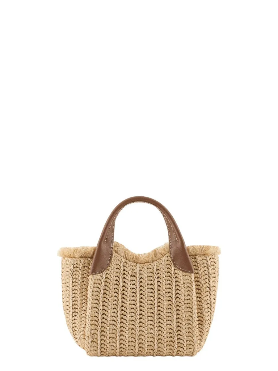 Borsa a mano in paglia intrecciata con charm logo