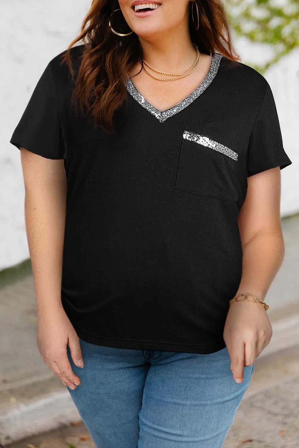 Contrast Sequin V-Neck Tee Shirt Voluptuous ( ) Plus Size