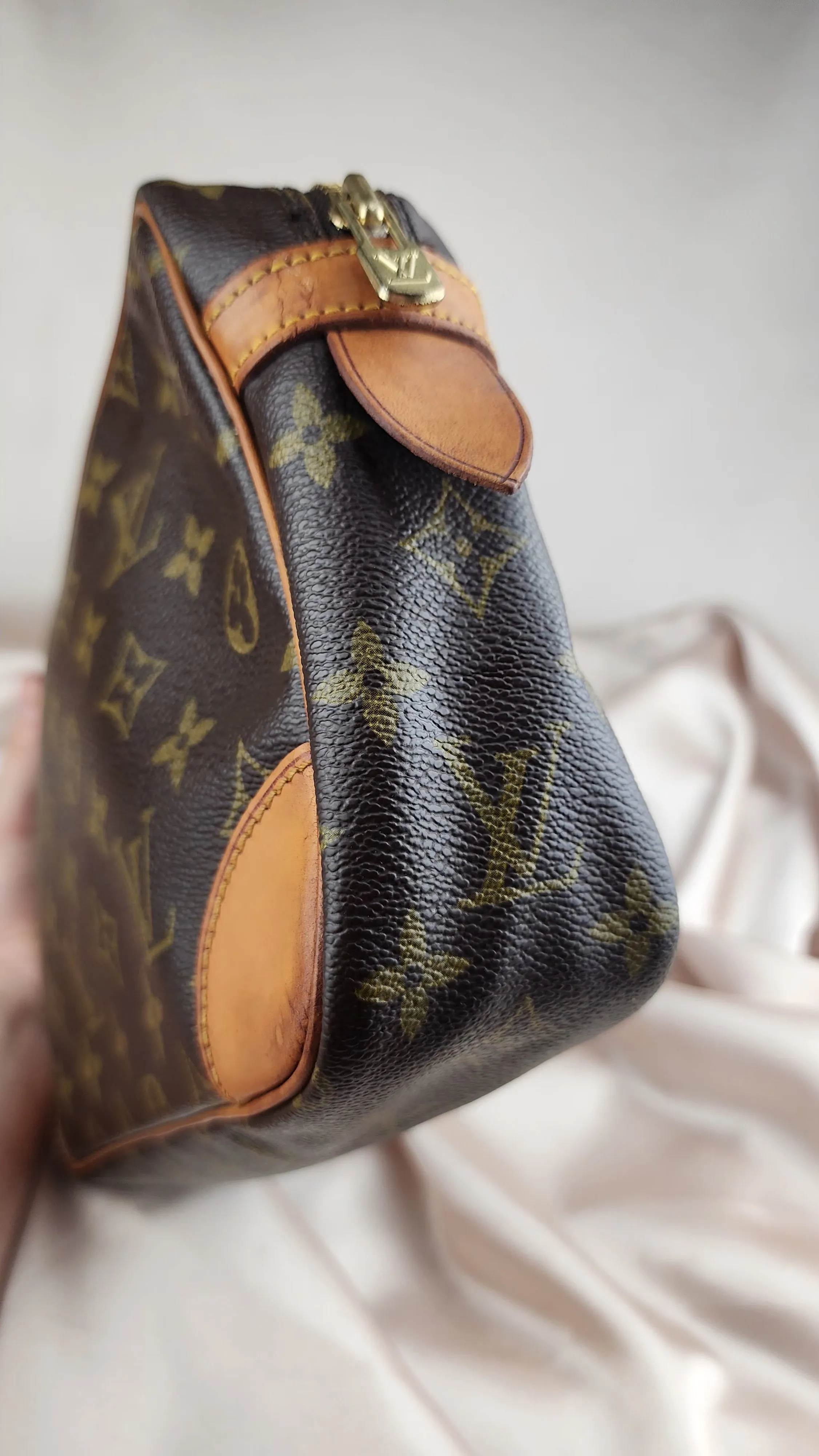 Louis Vuitton Monogram Compiegne 28 Clutch - 961