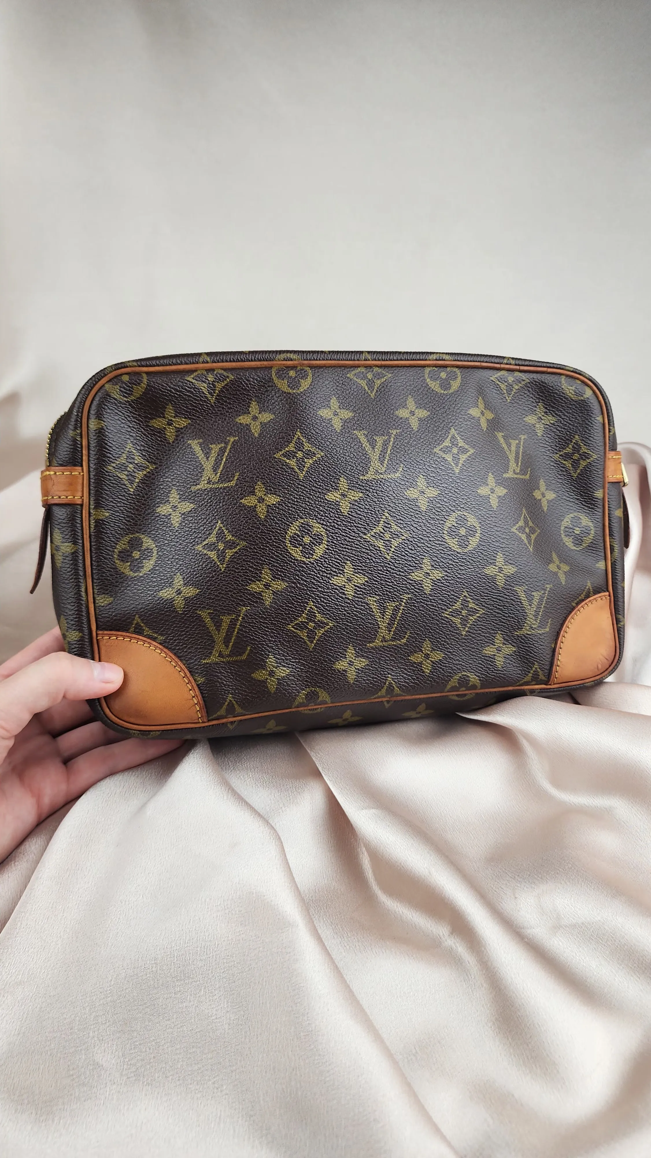 Louis Vuitton Monogram Compiegne 28 Clutch - 961