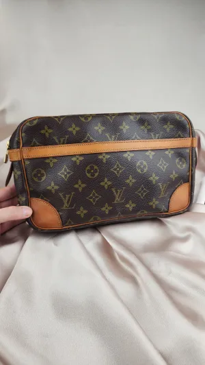 Louis Vuitton Monogram Compiegne 28 Clutch - 961