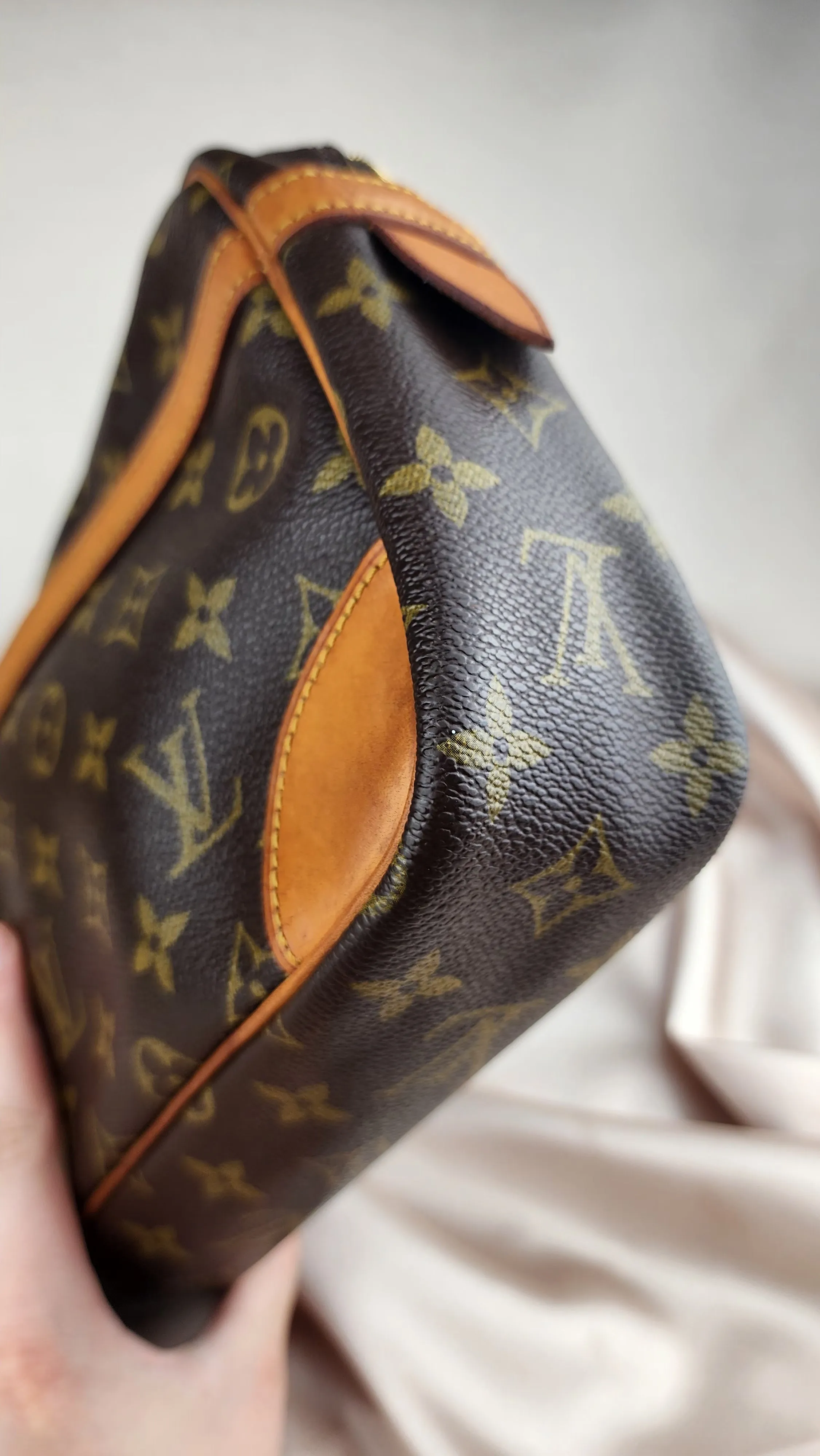 Louis Vuitton Monogram Compiegne 28 Clutch - 961