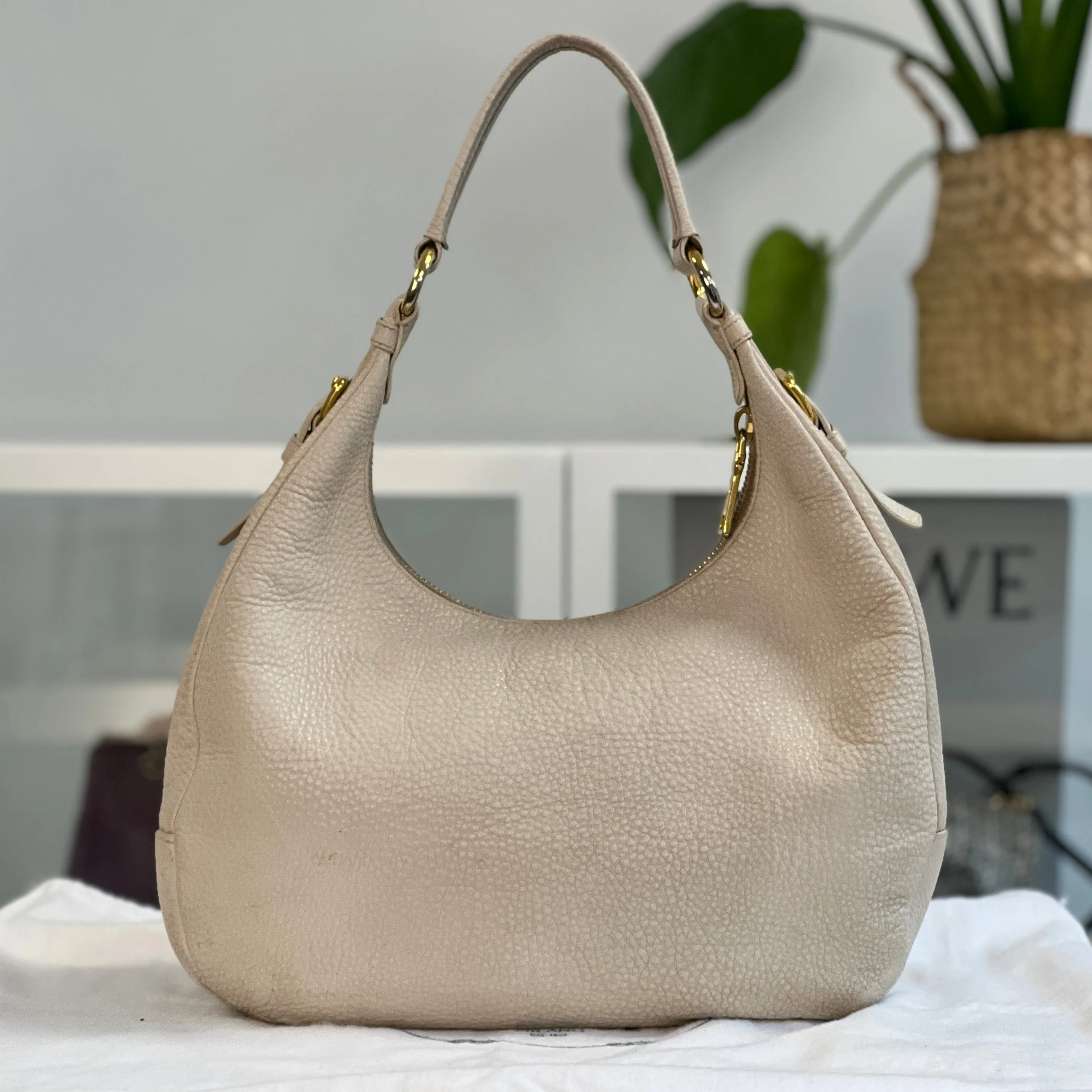 Prada Vitello Daino Hobo