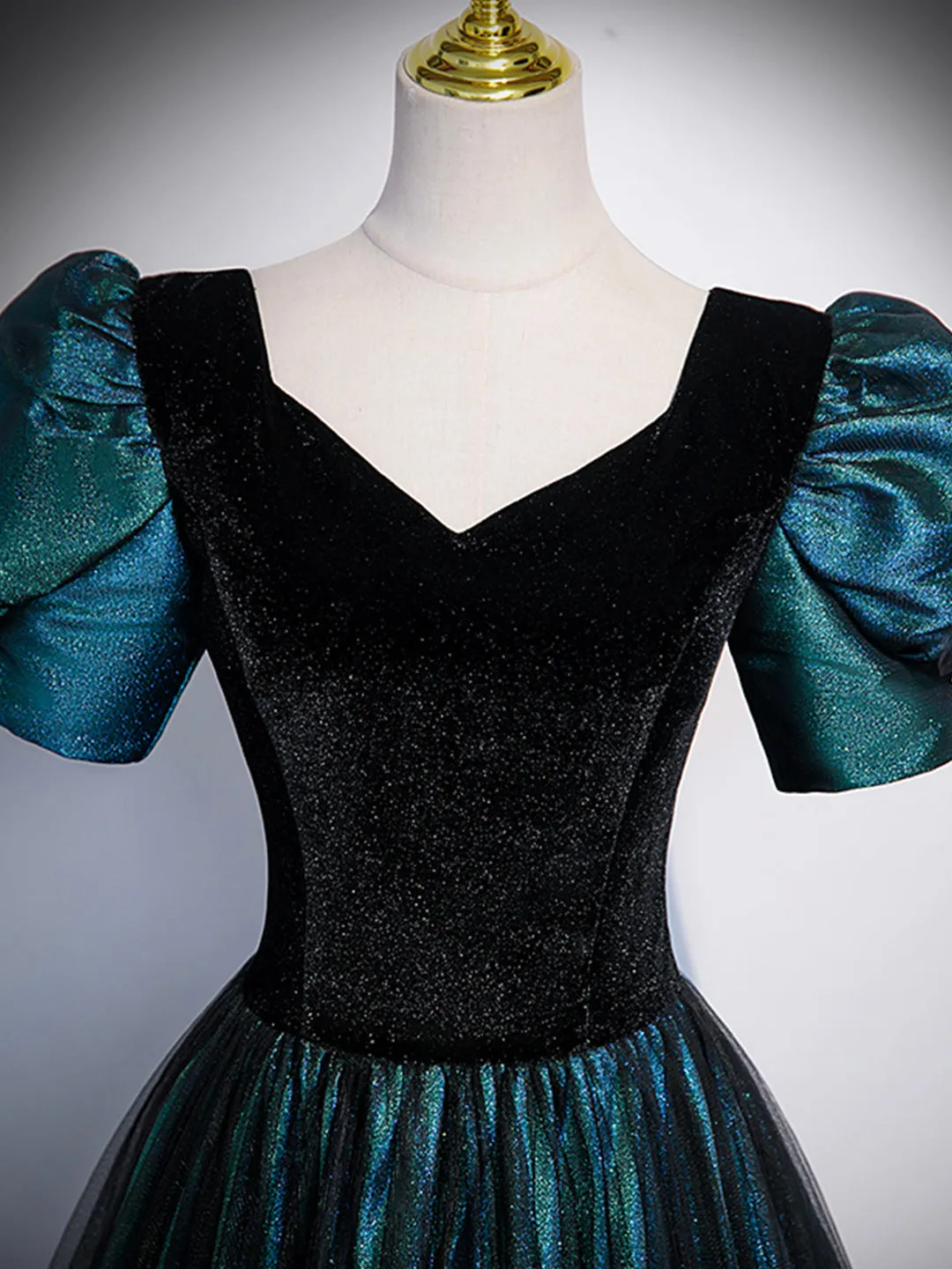 Unique Black Velvet and Tulle Long Prom Dress A-Line Short Sleeve Evening Party Dress